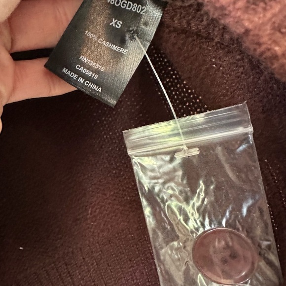 Revolve One Grey Day | Classic Cashmere Women's Cardigan - Picture 4 of 7